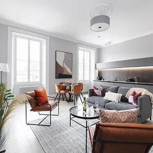 Joivy Luxurious On Notable George Street Apartment