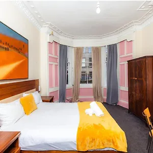 Super Central 4 Bedrooms Apartment By Calton Hill Apartment